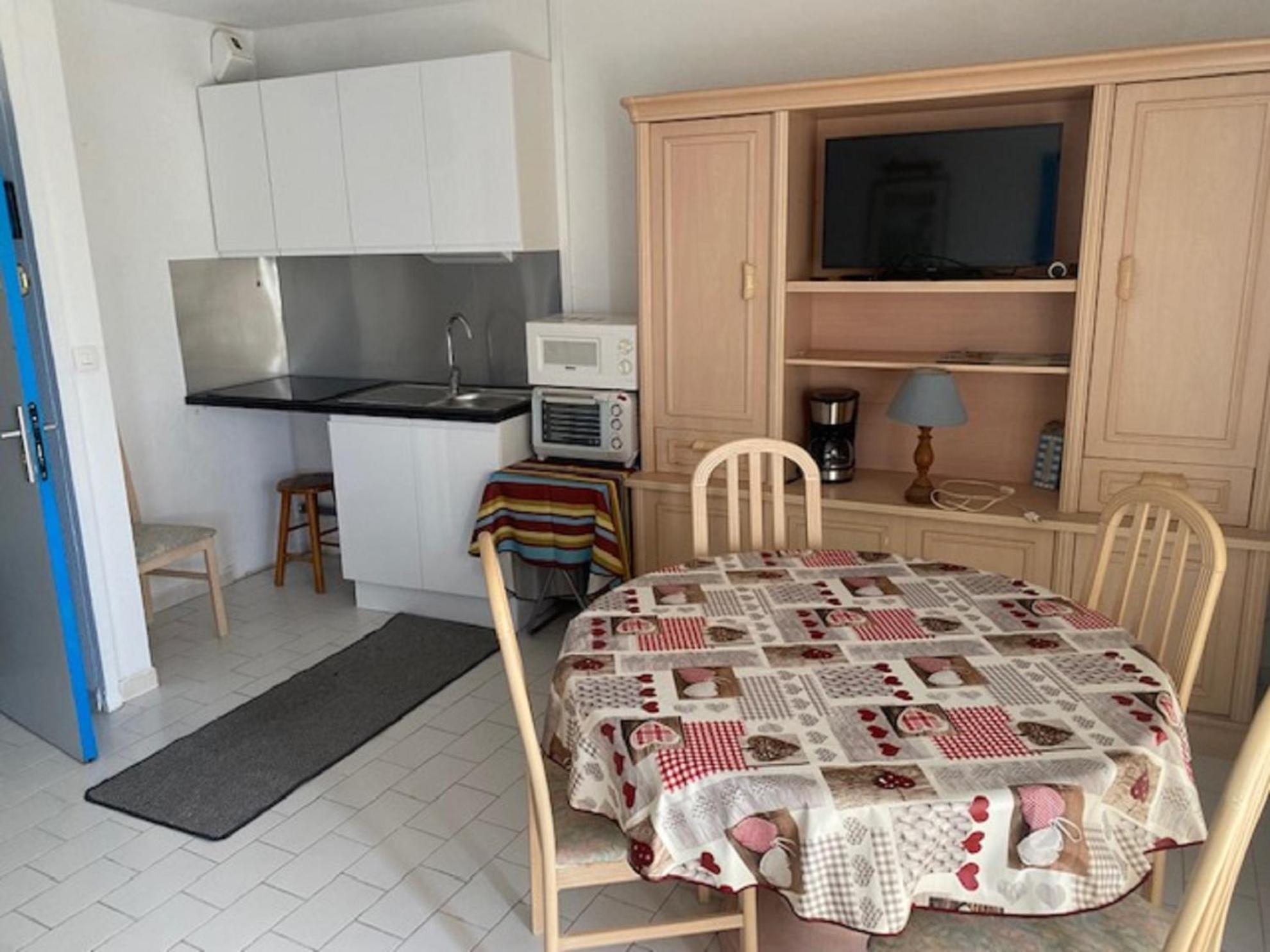 Vittoria Immobilier 12 -Reglement Sur Place - Cheques Vacances Acceptes La Grande-Motte Habitación foto